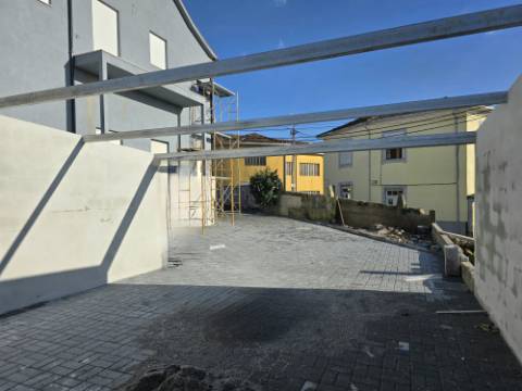 T3 Totalmente Renovado - Área Exterior 220m2 - Valbom