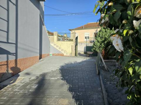 T3 Totalmente Renovado - Área Exterior 220m2 - Valbom