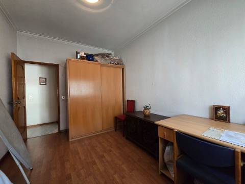 T2 Av. Carvalha | Garagem Fechada | Próximo Metro