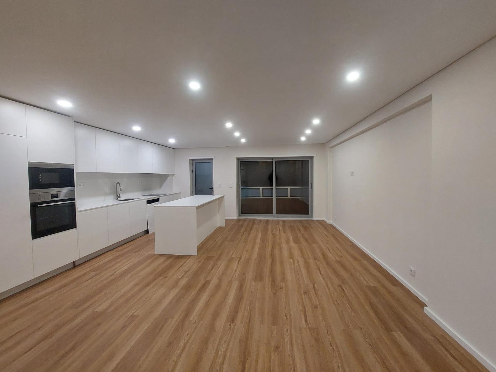 T3 Remodelado (Novo) - A 10min Estação Comboios Rio Tinto