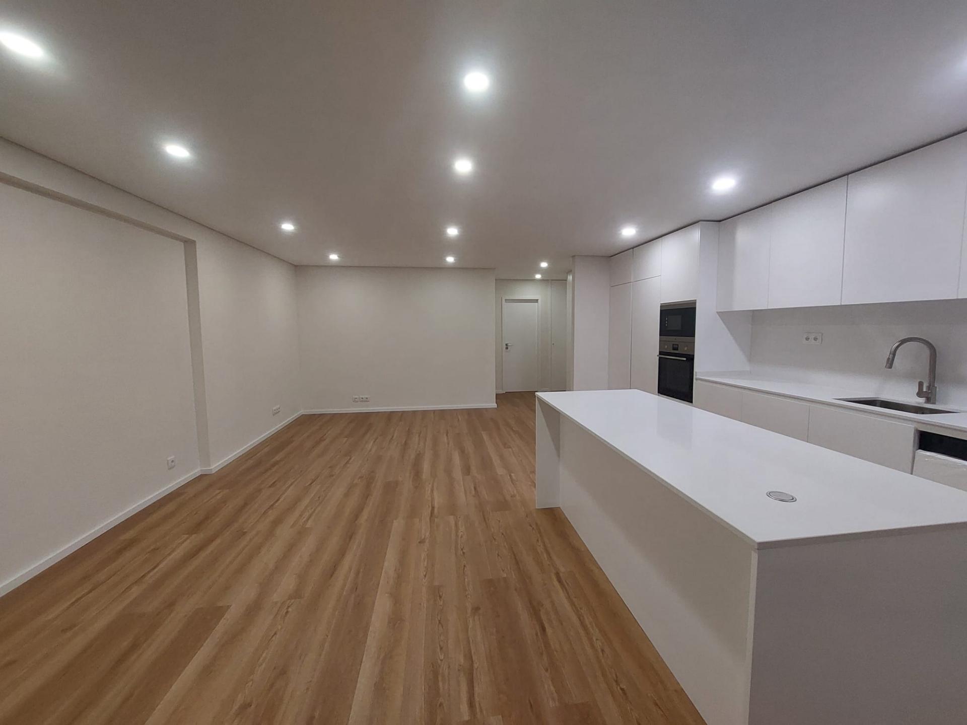 T3 Remodelado (Novo) - A 10min Estação Comboios Rio Tinto