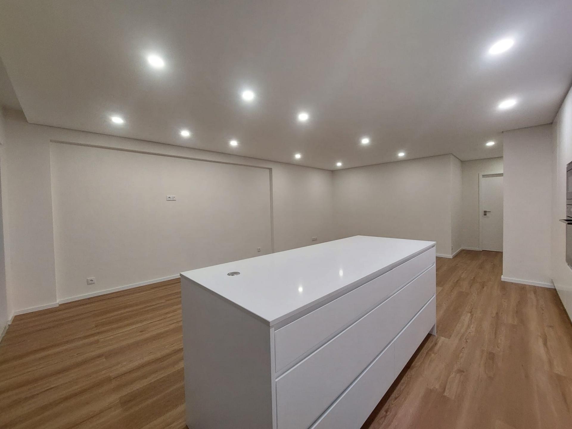 T3 Remodelado (Novo) - A 10min Estação Comboios Rio Tinto