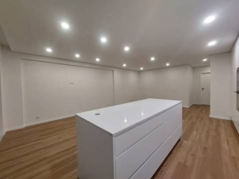 T3 Remodelado (Novo) - A 10min Estação Comboios Rio Tinto