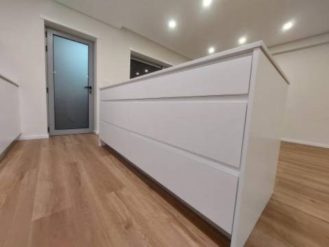 T3 Remodelado (Novo) - A 10min Estação Comboios Rio Tinto