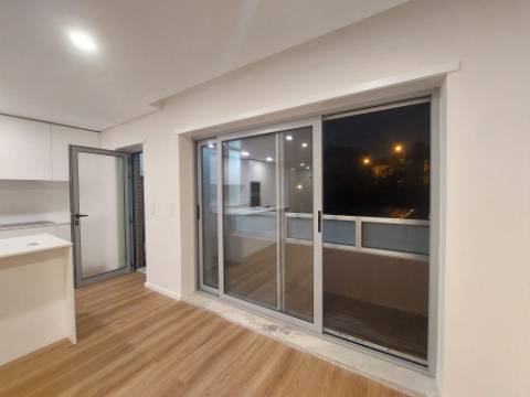 T3 Remodelado (Novo) - A 10min Estação Comboios Rio Tinto