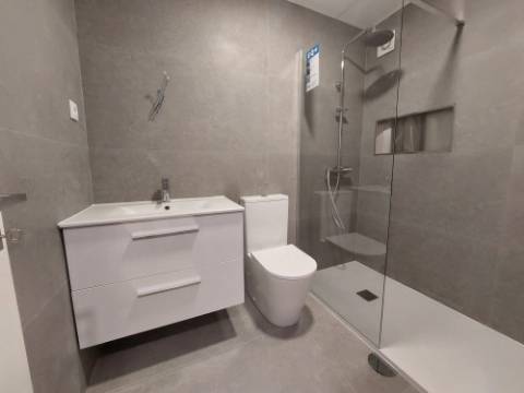 T3 Remodelado (Novo) - A 10min Estação Comboios Rio Tinto