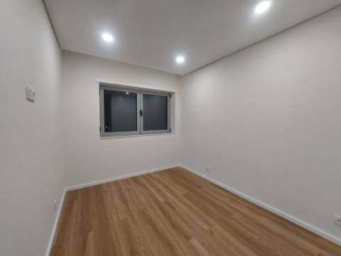 T3 Remodelado (Novo) - A 10min Estação Comboios Rio Tinto