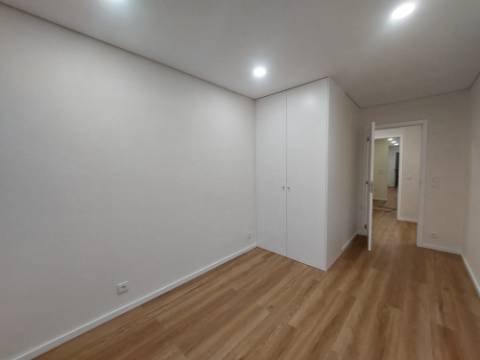 T3 Remodelado (Novo) - A 10min Estação Comboios Rio Tinto