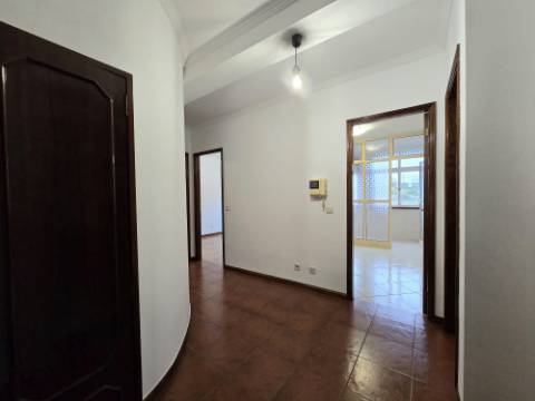 Apartamento T1 | Garagem Fechada | 3 min do Porto