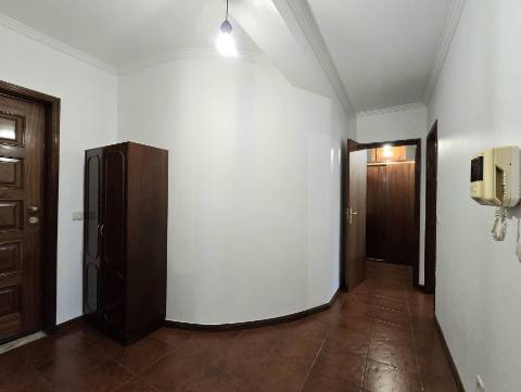 Apartamento T1 | Garagem Fechada | 3 min do Porto