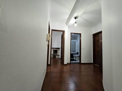 Apartamento T1 | Garagem Fechada | 3 min do Porto