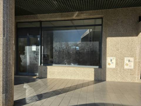 Loja de Rua c/ Montra | São Cosme