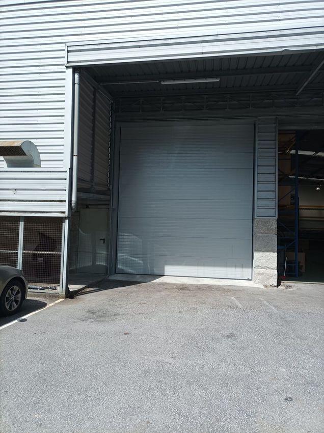 ARMAZÉM (375m2) EM PARQUE EMPRESARIAL