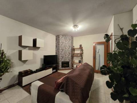 T2 c/ 2 Lg Garagem e Arrumos - São Cosme