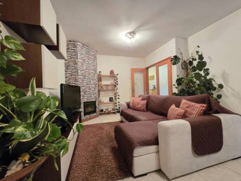 T2 c/ 2 Lg Garagem e Arrumos - São Cosme