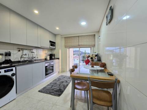 T2 c/ 2 Lg Garagem e Arrumos - São Cosme