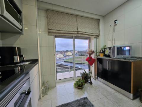 T2 c/ 2 Lg Garagem e Arrumos - São Cosme