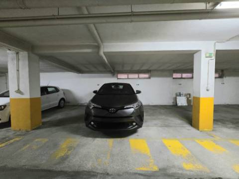 T2 c/ 2 Lg Garagem e Arrumos - São Cosme