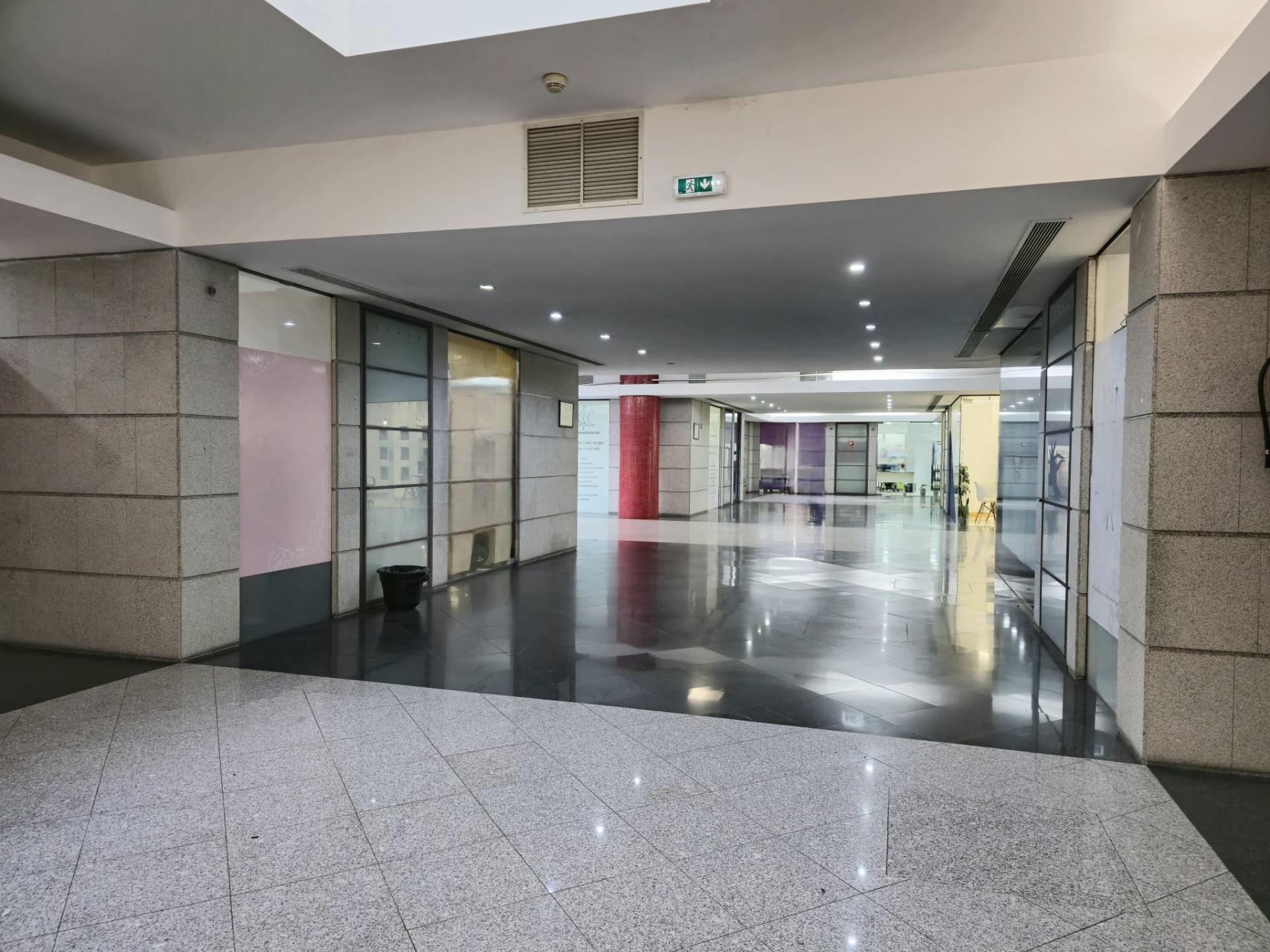 INVESTIMENTO | 5 Lojas Arrendadas | Centro de Gondomar (Souto)