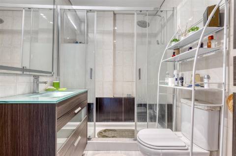 T2 Próximo ao Metro da Campainha/ Estação de Comboio