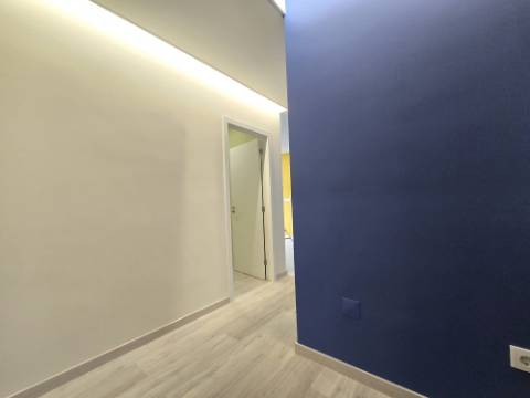 Apartamento T2 Remodelado | Lg Garagem | Localização Privilegiada