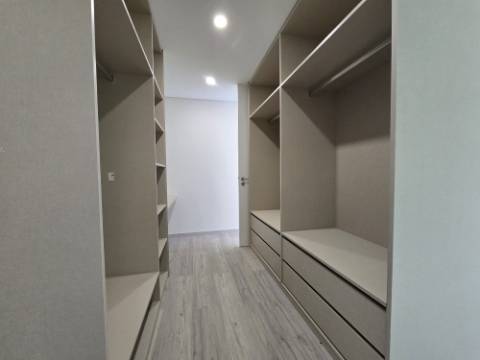 T2 Remodelado | Localização Privilegiada | Remodelado