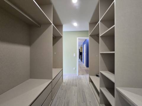 T2 Remodelado | Localização Privilegiada | Remodelado