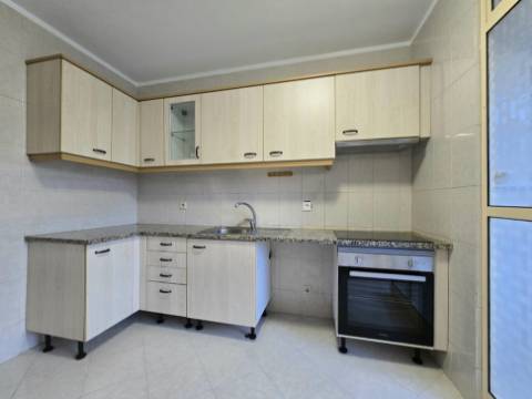 Apartamento T1 | Garagem Fechada | 3 min do Porto