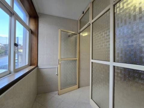 Apartamento T1 | Garagem Fechada | 3 min do Porto