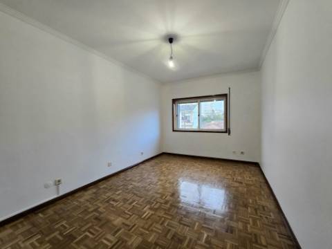Apartamento T1 | Garagem Fechada | 3 min do Porto