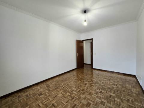 Apartamento T1 | Garagem Fechada | 3 min do Porto