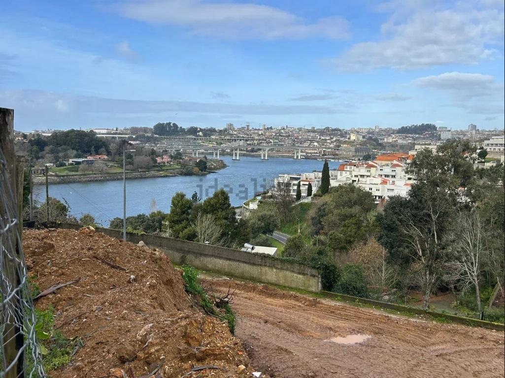 Lote c/ Projeto - Vistas Rio - Valbom