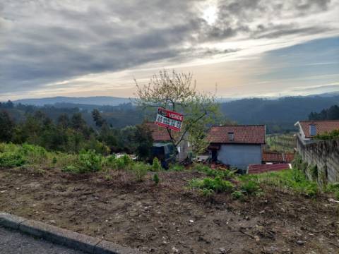 Lote de Terreno para Moradia de 4 Frentes