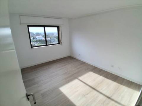 APARTAMENTO T2 - A 2 km Estação RIO TINTO