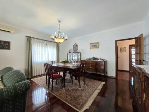 MORADIA T3 | 4 FRENTES | SÃO COSME