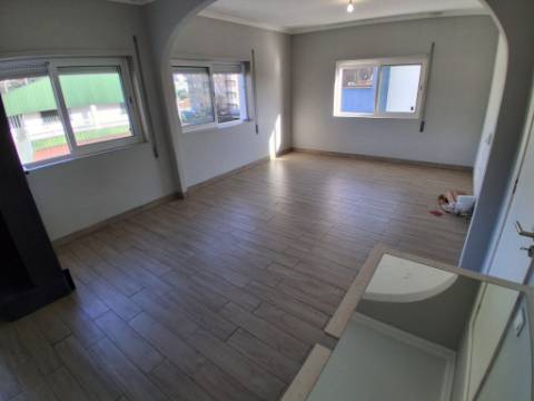 Andar Moradia T3 | 2 Box | São Cosme