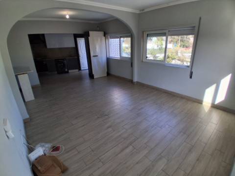 Andar Moradia T3 | 2 Box | São Cosme