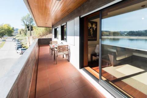 T3+1 Mobilado e Equipado | Condomínio 'Varandas Do Douro' | Vista Rio Douro