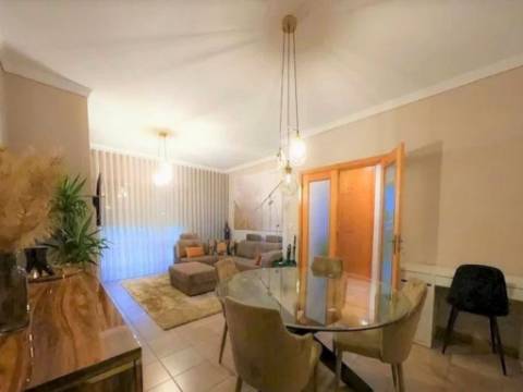 T2 Mobilado e Equipado - Ao IC29/A43 Gondomar Este