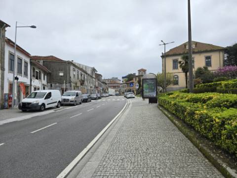 Espaço Comercial (103m2) - Junto à Câmara