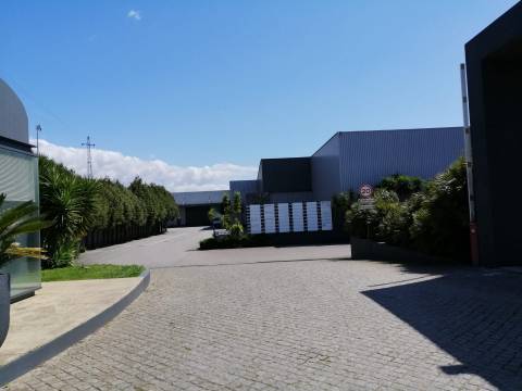 Espaços Comerciais/Armazéns - Gondomar