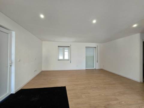 Andar Moradia T3 Renovado - Área Privativa Privativa - Valbom