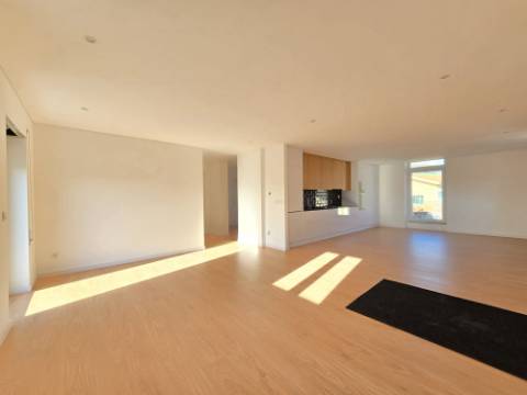 Andar Moradia T3 Renovado - Área Privativa Privativa - Valbom