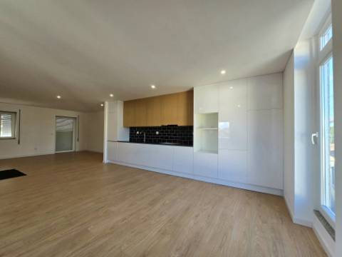 Andar Moradia T3 Renovado - Área Privativa Privativa - Valbom