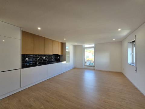 Andar Moradia T3 Renovado - Área Privativa Privativa - Valbom