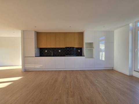 Andar Moradia T3 Renovado - Área Privativa Privativa - Valbom