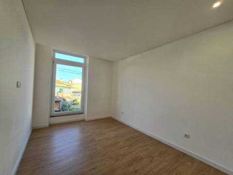 Andar Moradia T3 Renovado - Área Privativa Privativa - Valbom