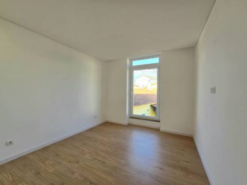 Andar Moradia T3 Renovado - Área Privativa Privativa - Valbom