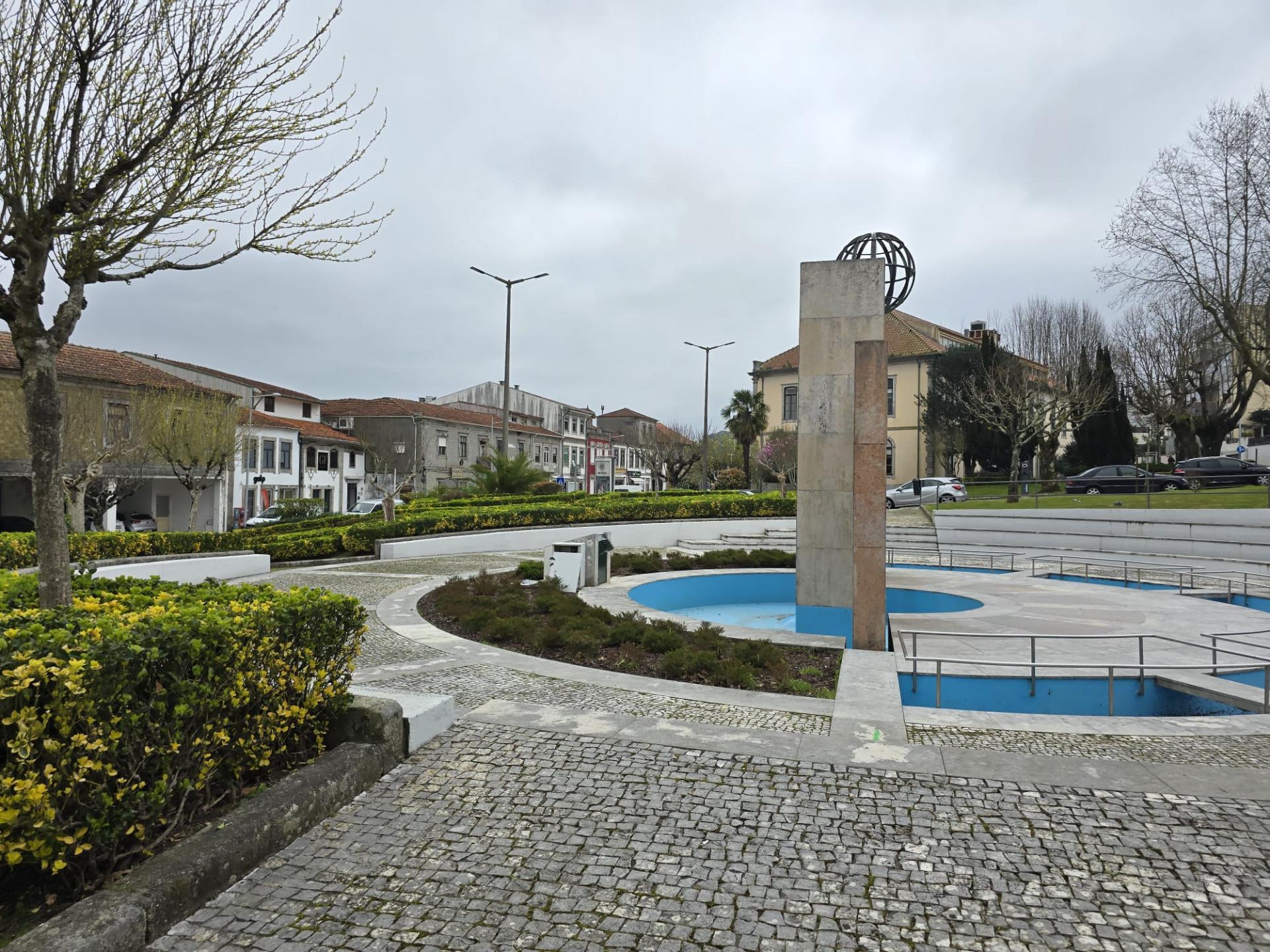 INVESTIMENTO - Prédio Comercial à Câmara de Gondomar