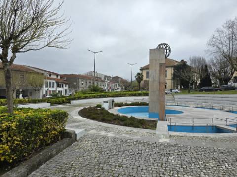 INVESTIMENTO - Prédio Comercial à Câmara de Gondomar